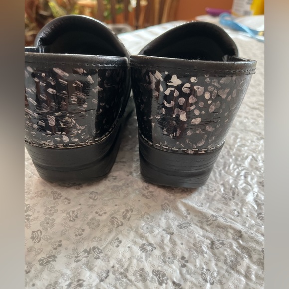 DANSKO Women's Professional Speckled Metallic Black Silver Patent Clogs Euro 38 - Picture 6 of 6